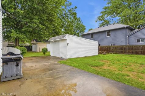 5733 Porter Road North Olmsted OH 44070