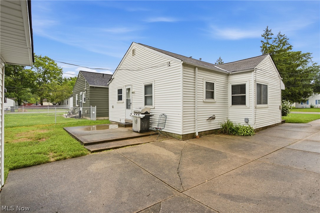 5733 Porter Road North Olmsted OH 44070