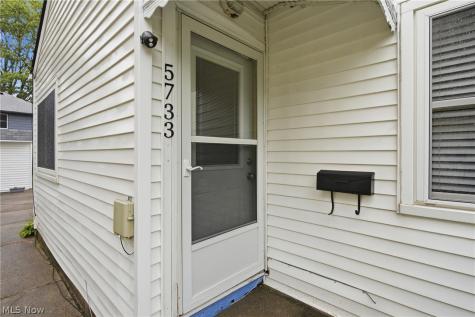 5733 Porter Road North Olmsted OH 44070
