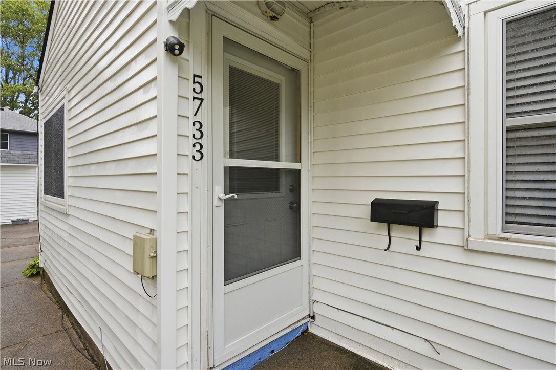 5733 Porter Road North Olmsted OH 44070