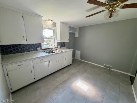 2624 Ellis Avenue NE Canton OH 44705