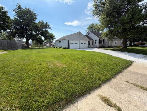 2624 Ellis Avenue NE Canton OH 44705