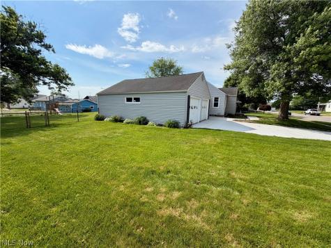2624 Ellis Avenue NE Canton OH 44705
