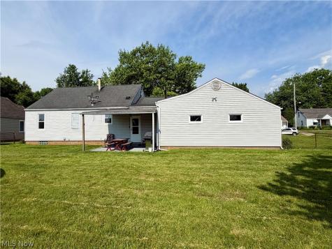 2624 Ellis Avenue NE Canton OH 44705