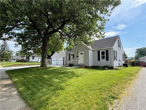 2624 Ellis Avenue NE Canton OH 44705