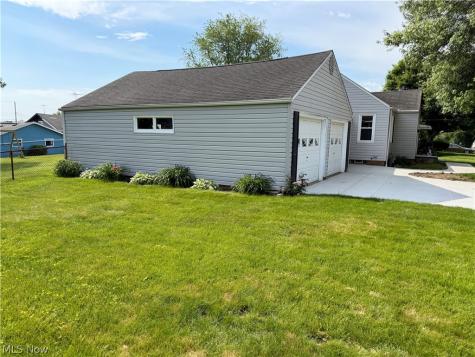 2624 Ellis Avenue NE Canton OH 44705