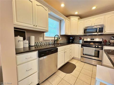 873 W Shore Boulevard Sheffield Lake OH 44054