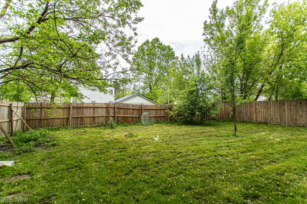 1358 Belvedere Avenue SE Warren OH 44484
