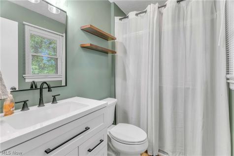 1009 Washington Drive Grafton OH 44044