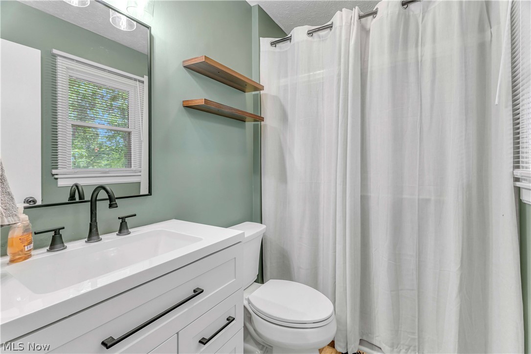 1009 Washington Drive Grafton OH 44044
