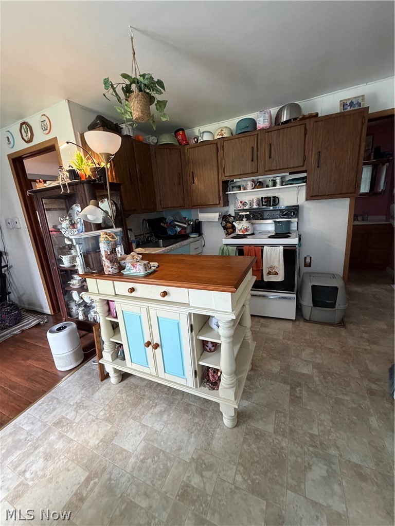 2804 Jefferson Street Rock Creek OH 44084