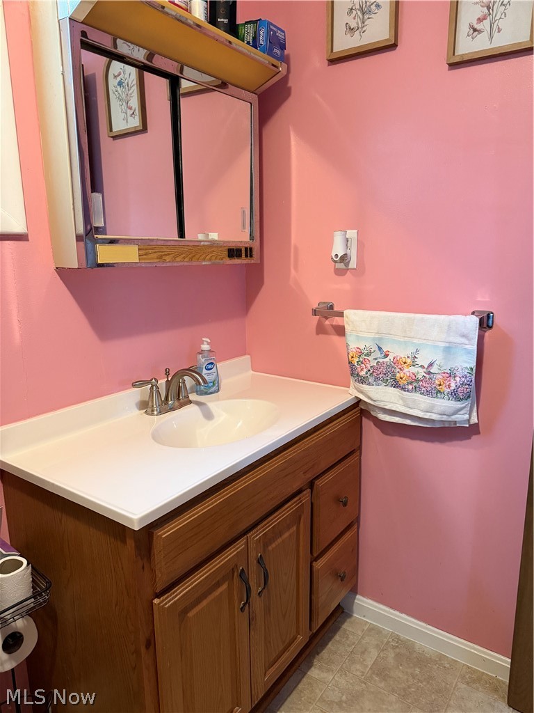 2804 Jefferson Street Rock Creek OH 44084