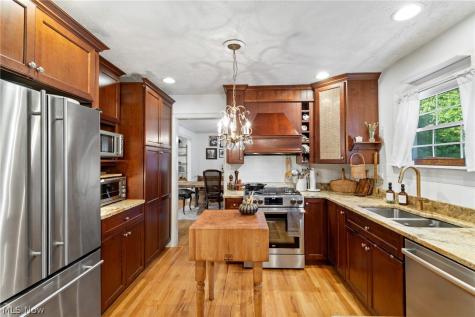 71 Parmelee Drive Hudson OH 44236