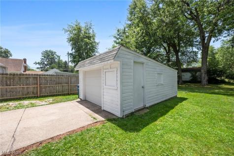 3756 Walter Road North Olmsted OH 44070