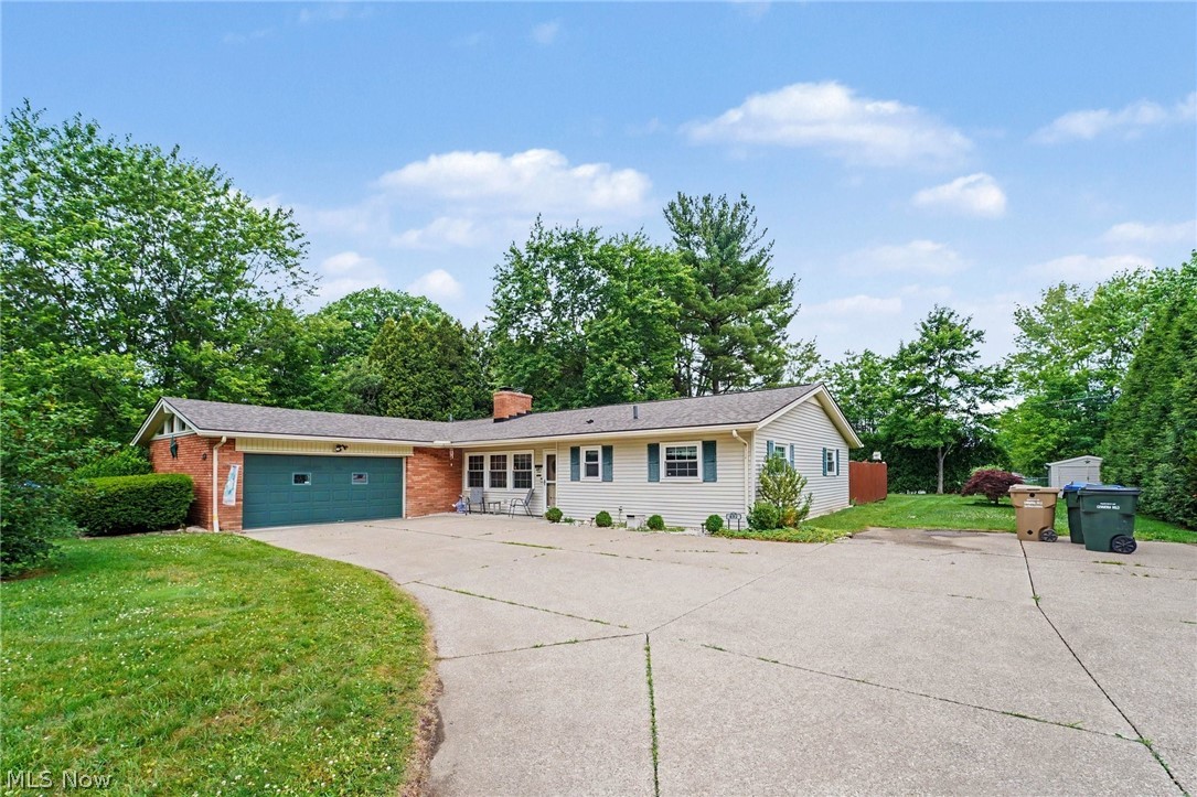 693 Woodbrook Road Cuyahoga Falls OH 44223