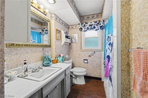 693 Woodbrook Road Cuyahoga Falls OH 44223