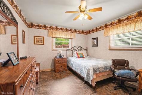 693 Woodbrook Road Cuyahoga Falls OH 44223