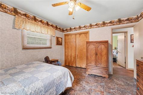 693 Woodbrook Road Cuyahoga Falls OH 44223