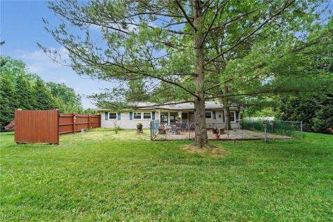 693 Woodbrook Road Cuyahoga Falls OH 44223