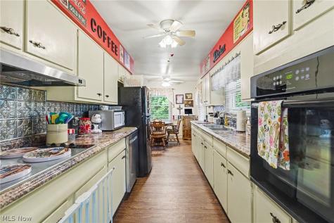 693 Woodbrook Road Cuyahoga Falls OH 44223