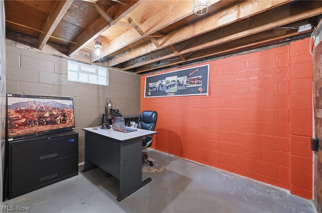 699 Saul Drive Hubbard OH 44425