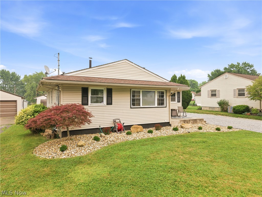 699 Saul Drive Hubbard OH 44425
