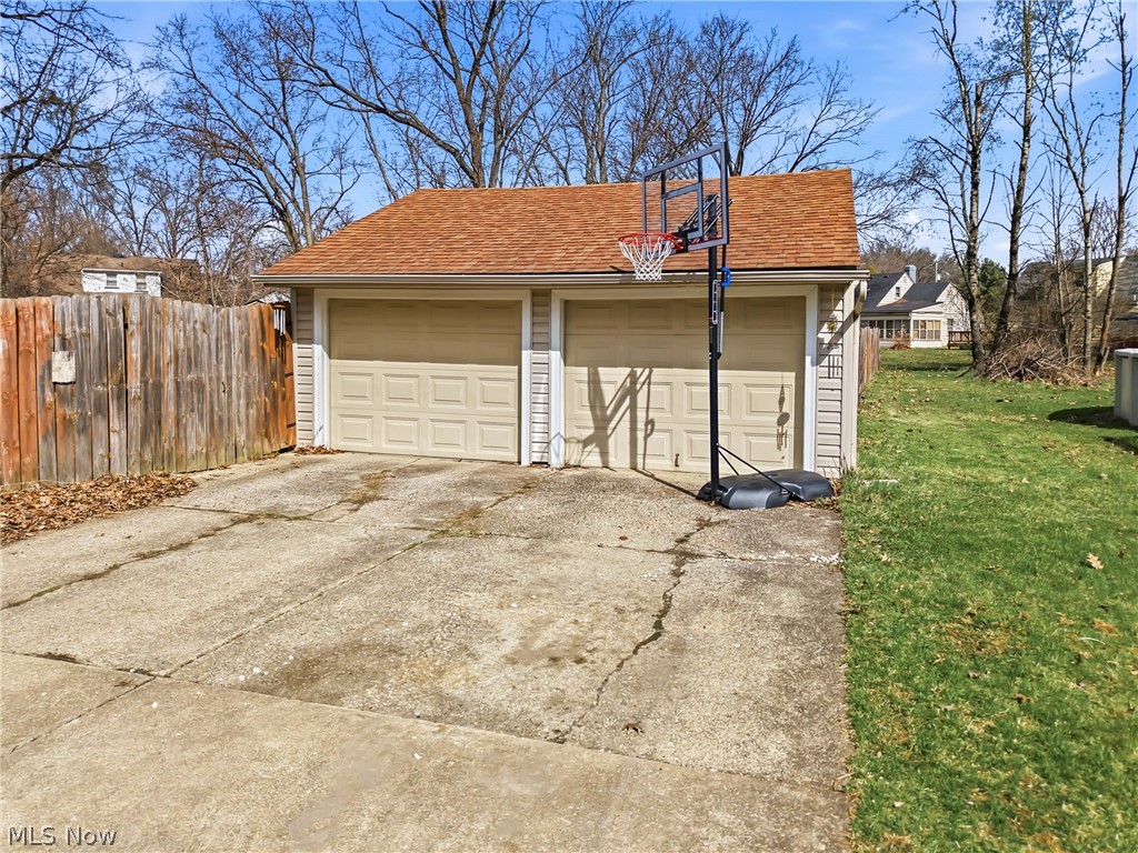 2138 Hermosa Drive Youngstown OH 44511