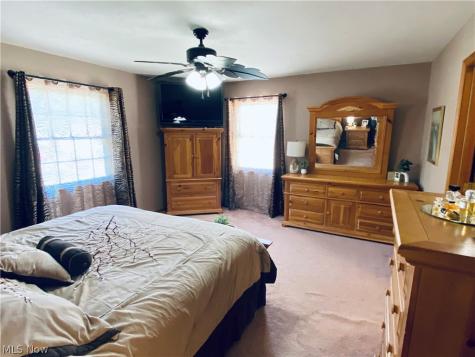 869 Moss Canyon Drive Amherst OH 44001