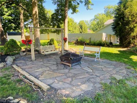 869 Moss Canyon Drive Amherst OH 44001