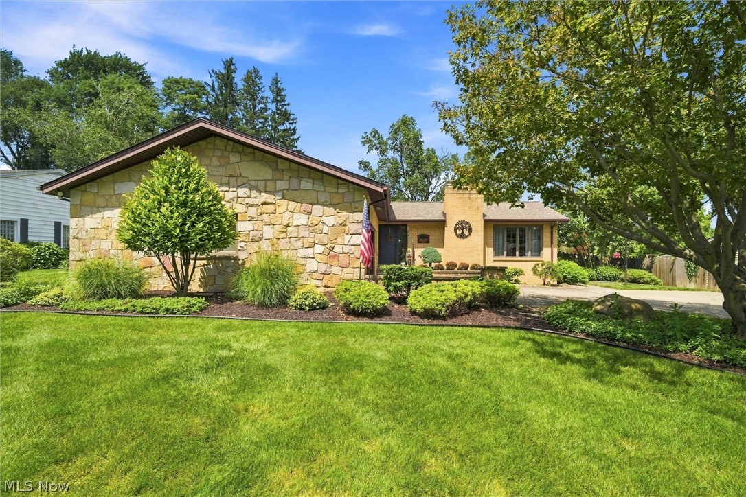 1451 Doncaster Drive Youngstown OH 44511