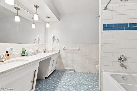1451 Doncaster Drive Youngstown OH 44511