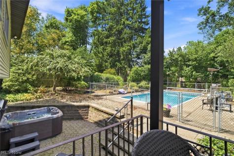1451 Doncaster Drive Youngstown OH 44511