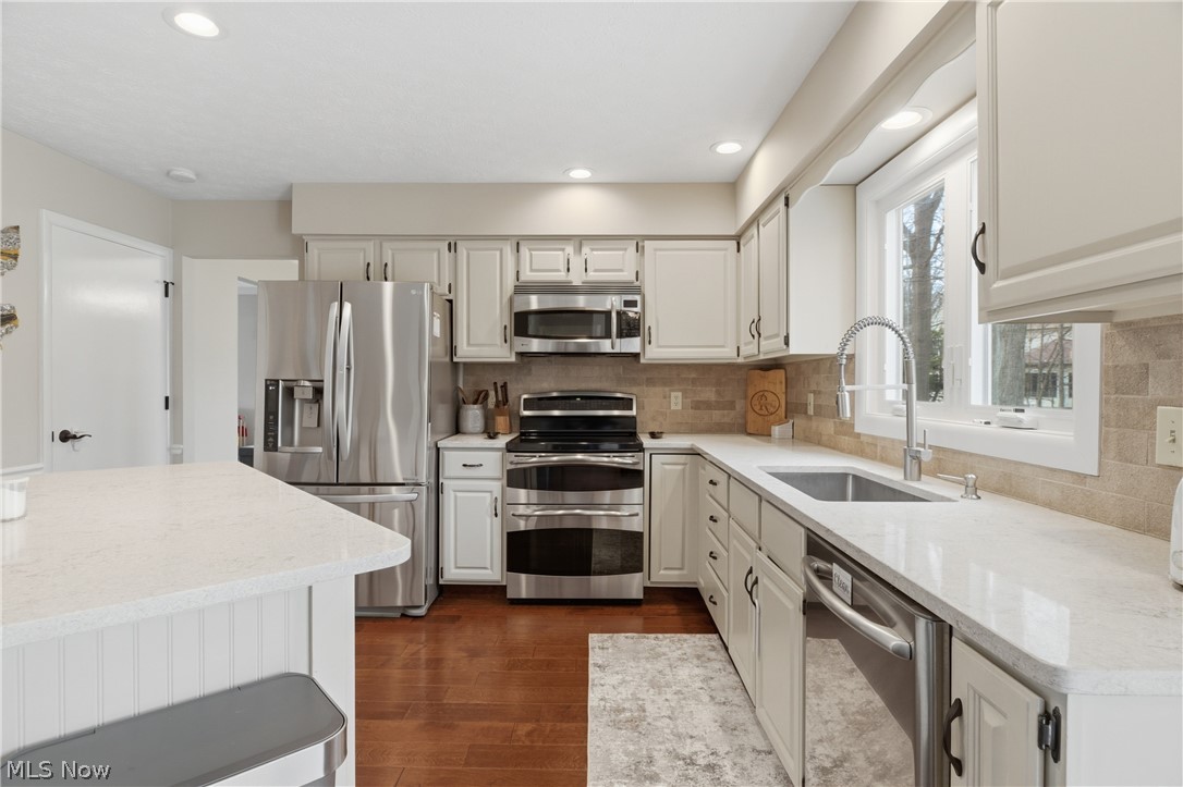 598 Chancellor Circle Avon Lake OH 44012