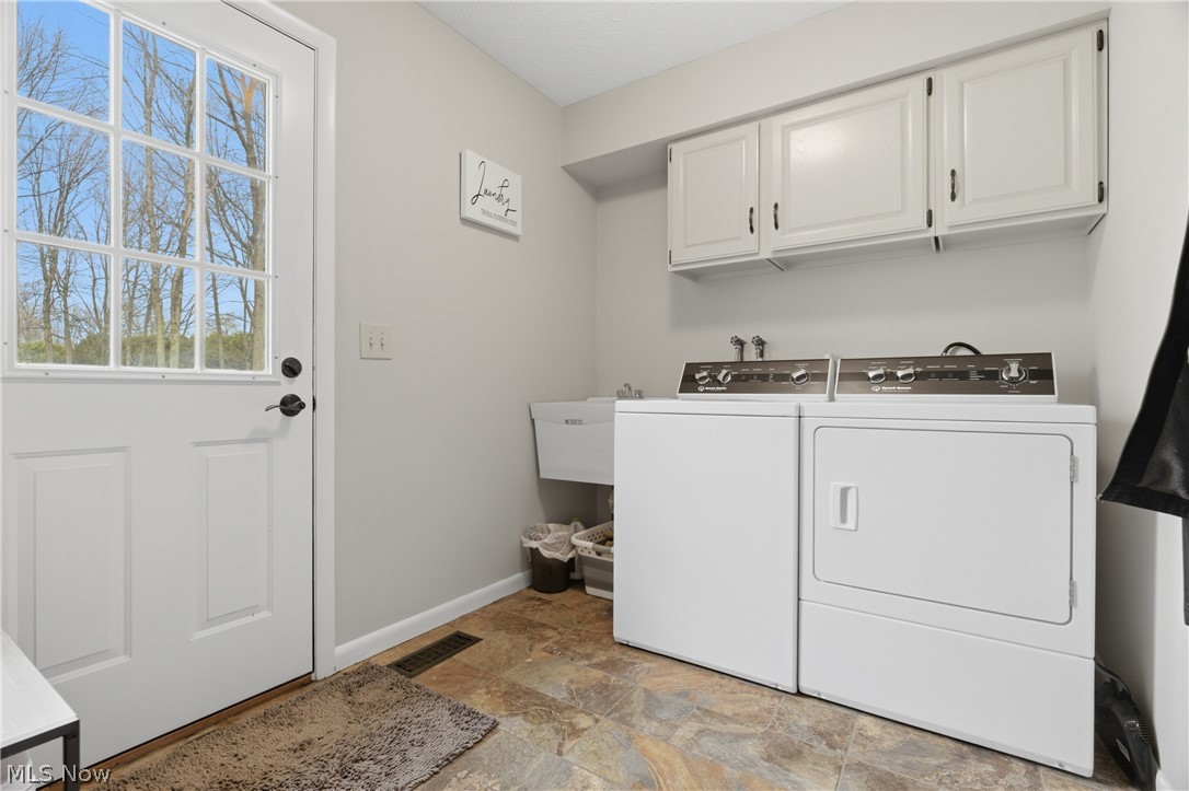 598 Chancellor Circle Avon Lake OH 44012