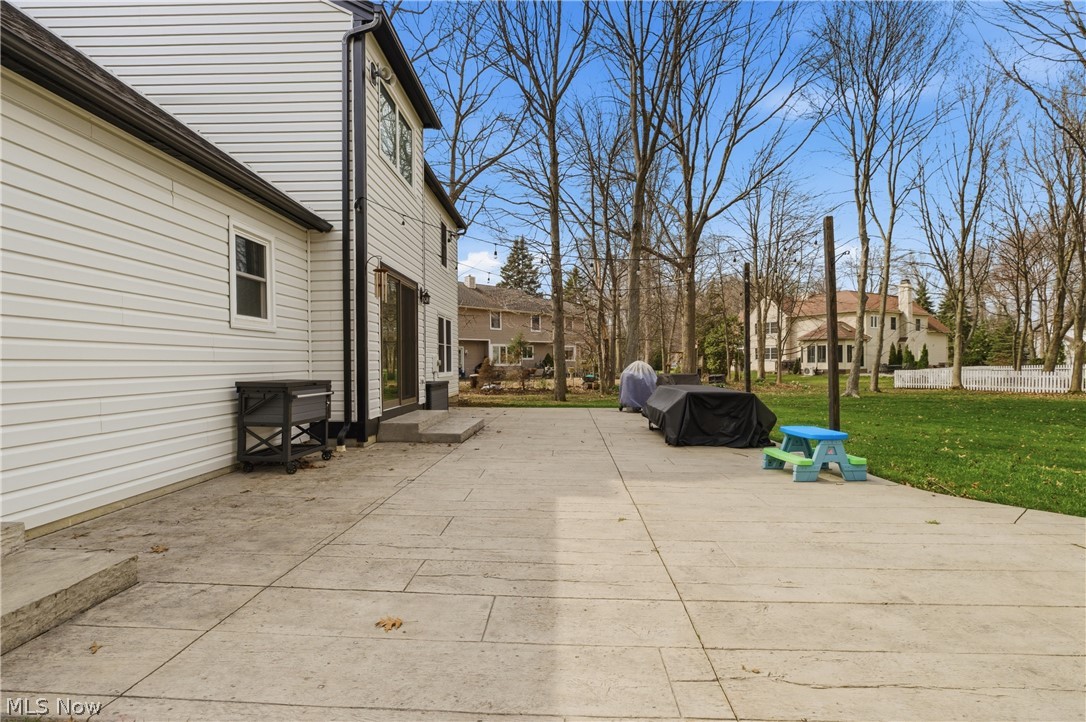 598 Chancellor Circle Avon Lake OH 44012