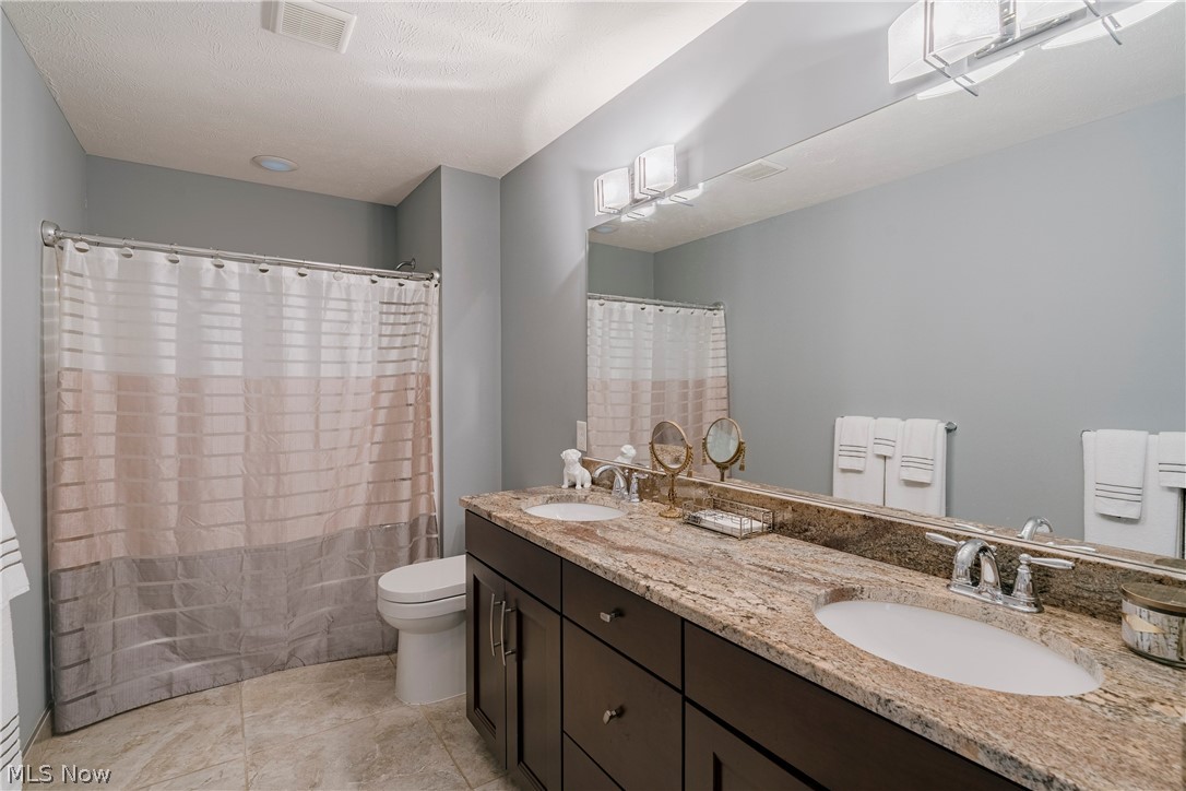 455 Dornoch Lane Highland Heights OH 44143