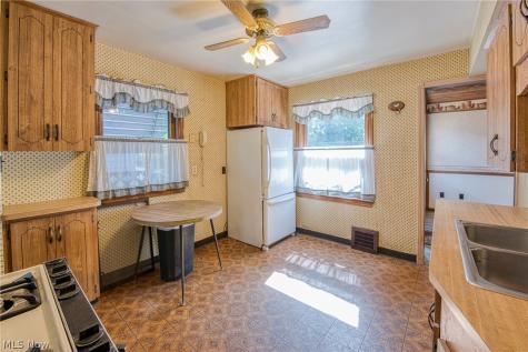 354 E 260th Street Euclid OH 44132