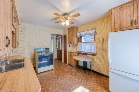 354 E 260th Street Euclid OH 44132