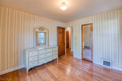 354 E 260th Street Euclid OH 44132