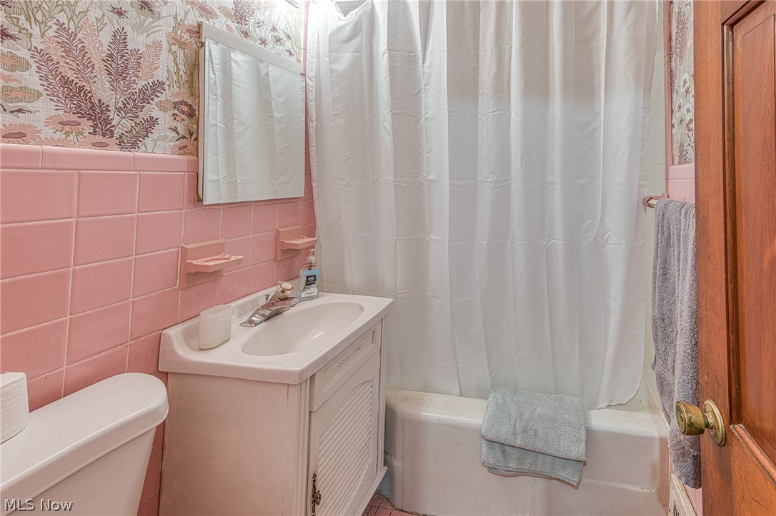 354 E 260th Street Euclid OH 44132