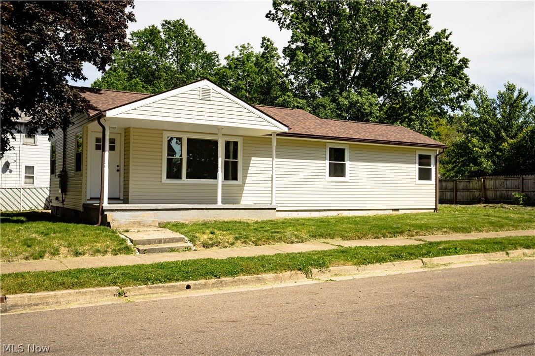943 Erskine Avenue Akron OH 44306