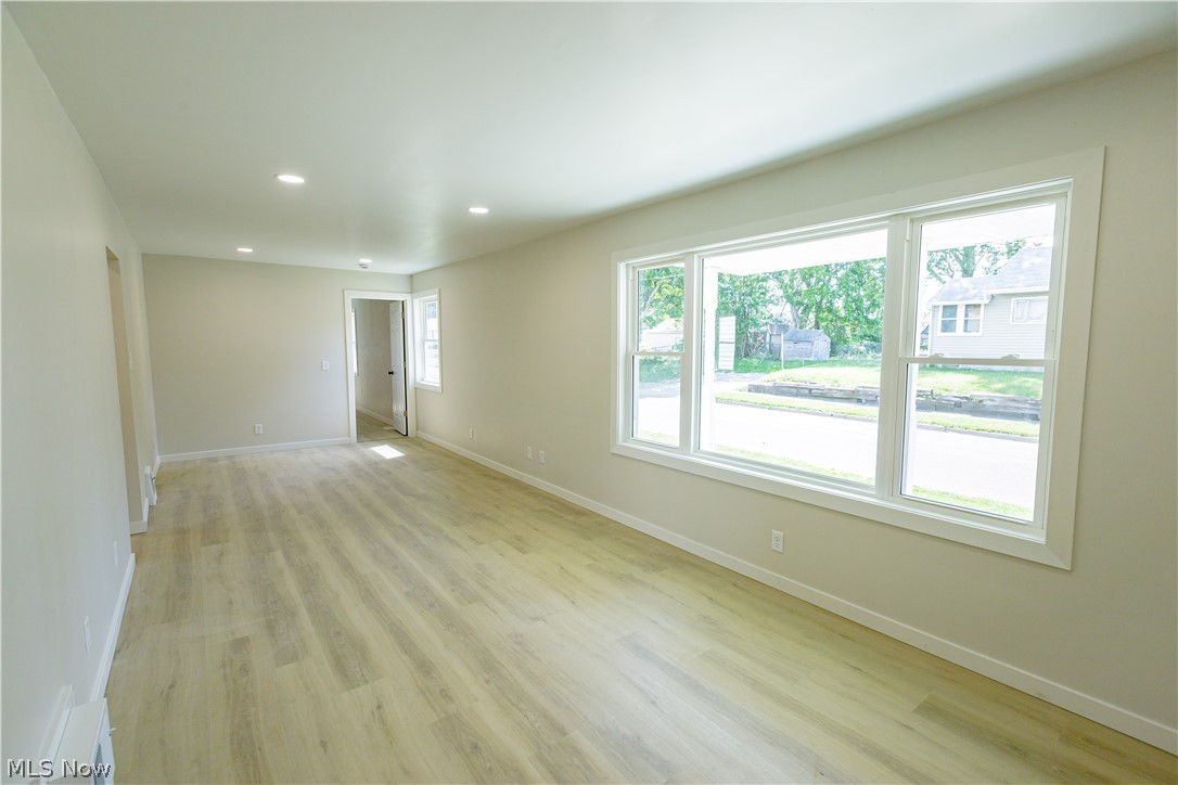 943 Erskine Avenue Akron OH 44306