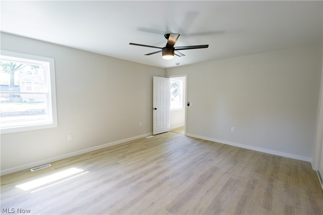 943 Erskine Avenue Akron OH 44306