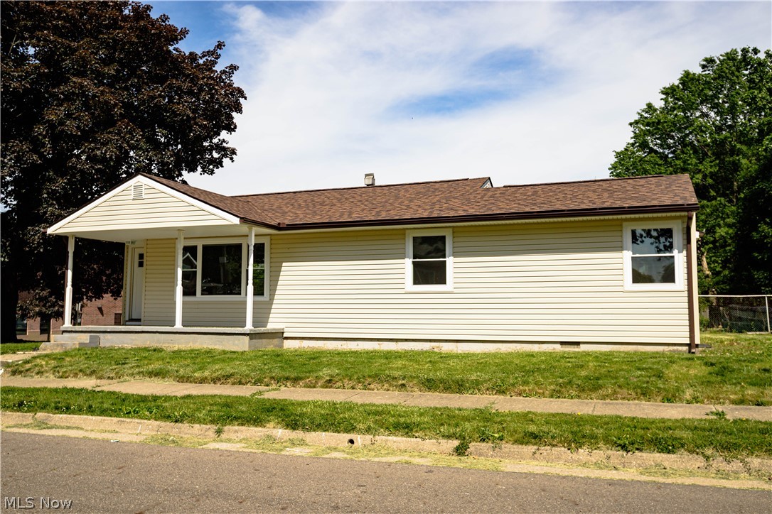 943 Erskine Avenue Akron OH 44306