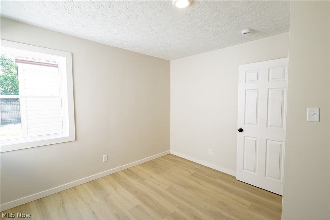 943 Erskine Avenue Akron OH 44306
