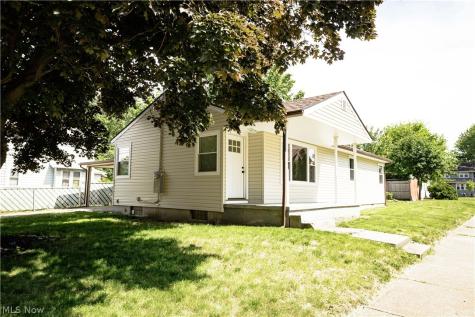 943 Erskine Avenue Akron OH 44306