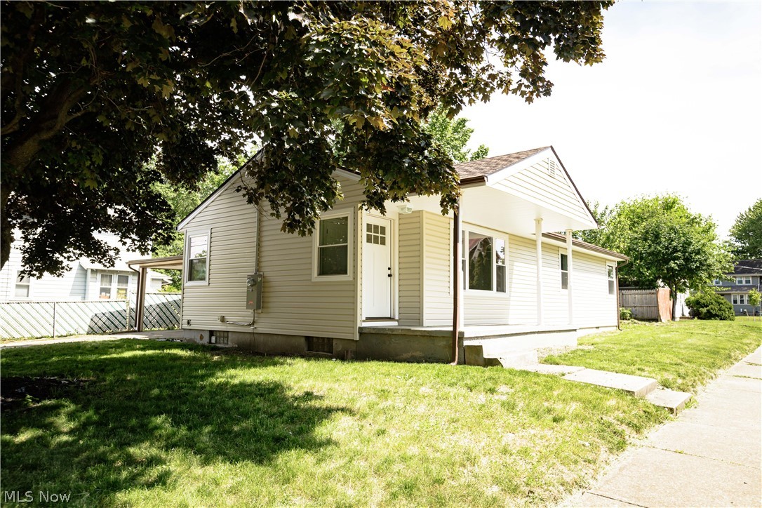 943 Erskine Avenue Akron OH 44306