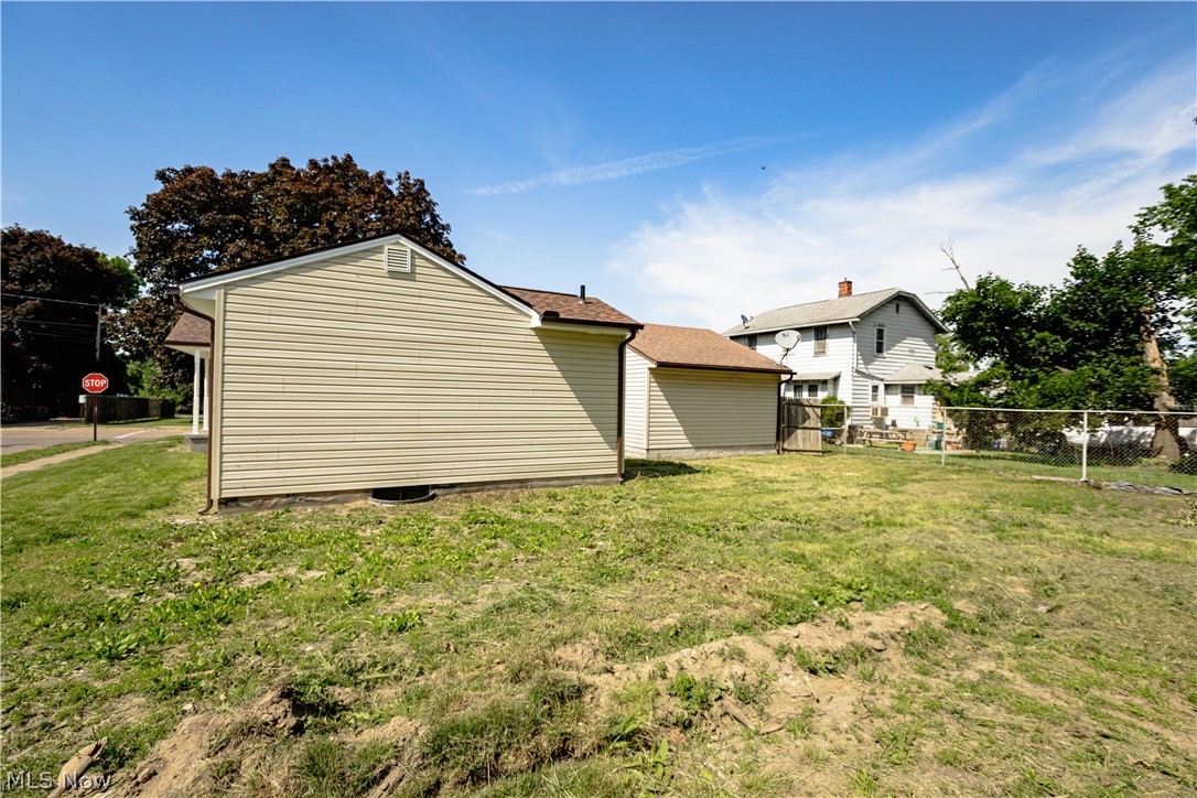 943 Erskine Avenue Akron OH 44306