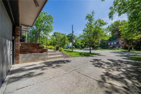 2314 Lyndway Road Beachwood OH 44122