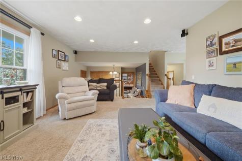831 Oakcrest Lane NE Massillon OH 44646